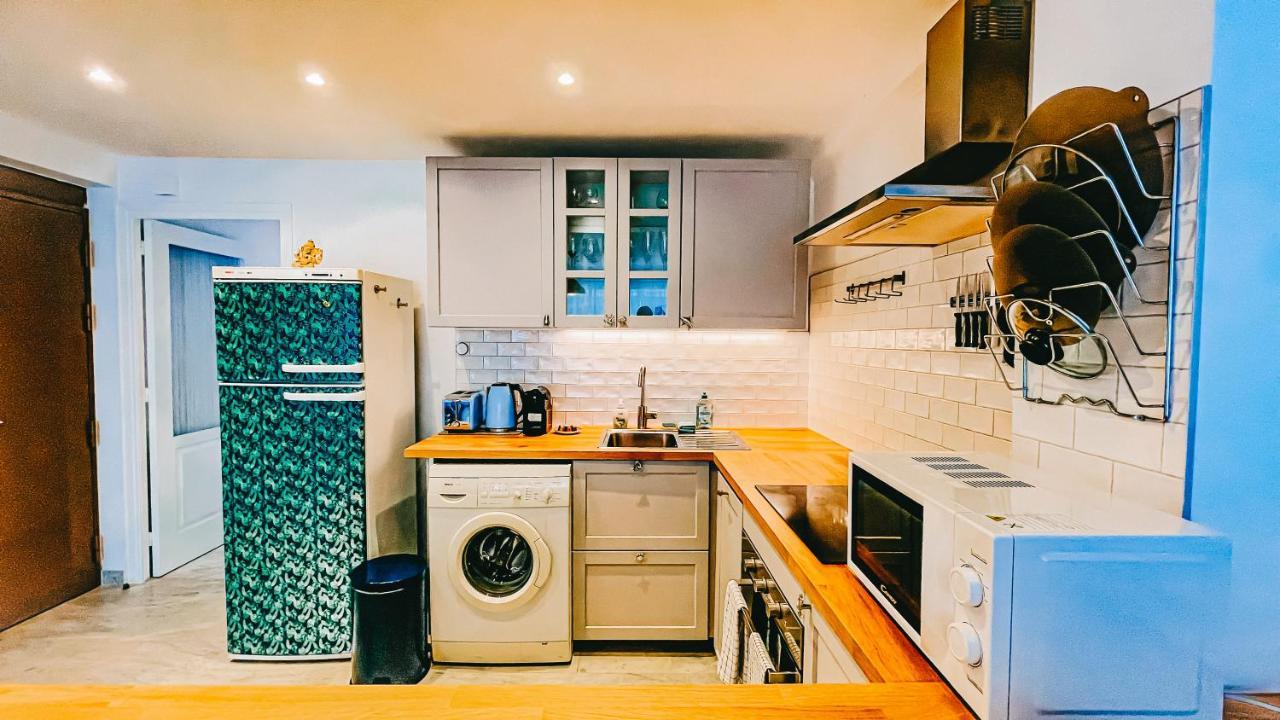 Elegant, Spacious, Central Apartment Nice Exterior photo